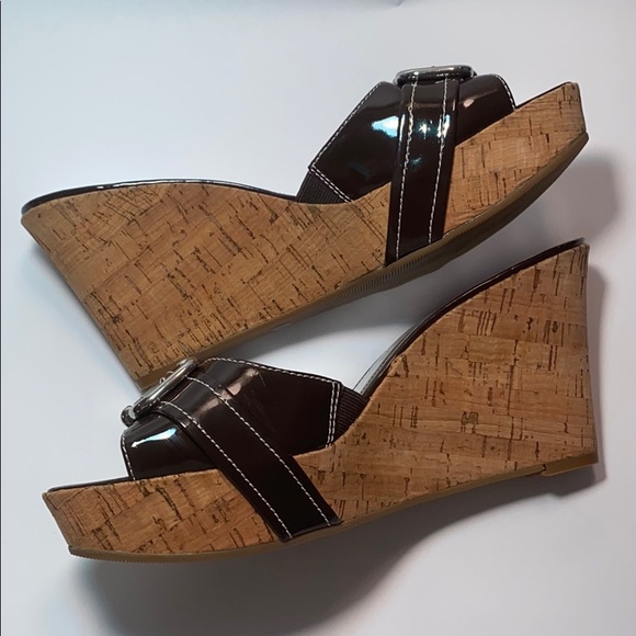 MARC FISHER Obell Cork Wedges, Shiny Pat. Leather, Buckle, Flawless Size 9.5 - Picture 8 of 10